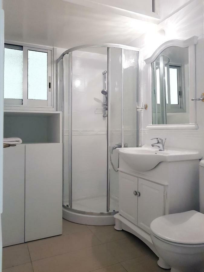 City Pearl - Modern 2 Bed Sea View Apt In City Centre Limassol Exterior photo