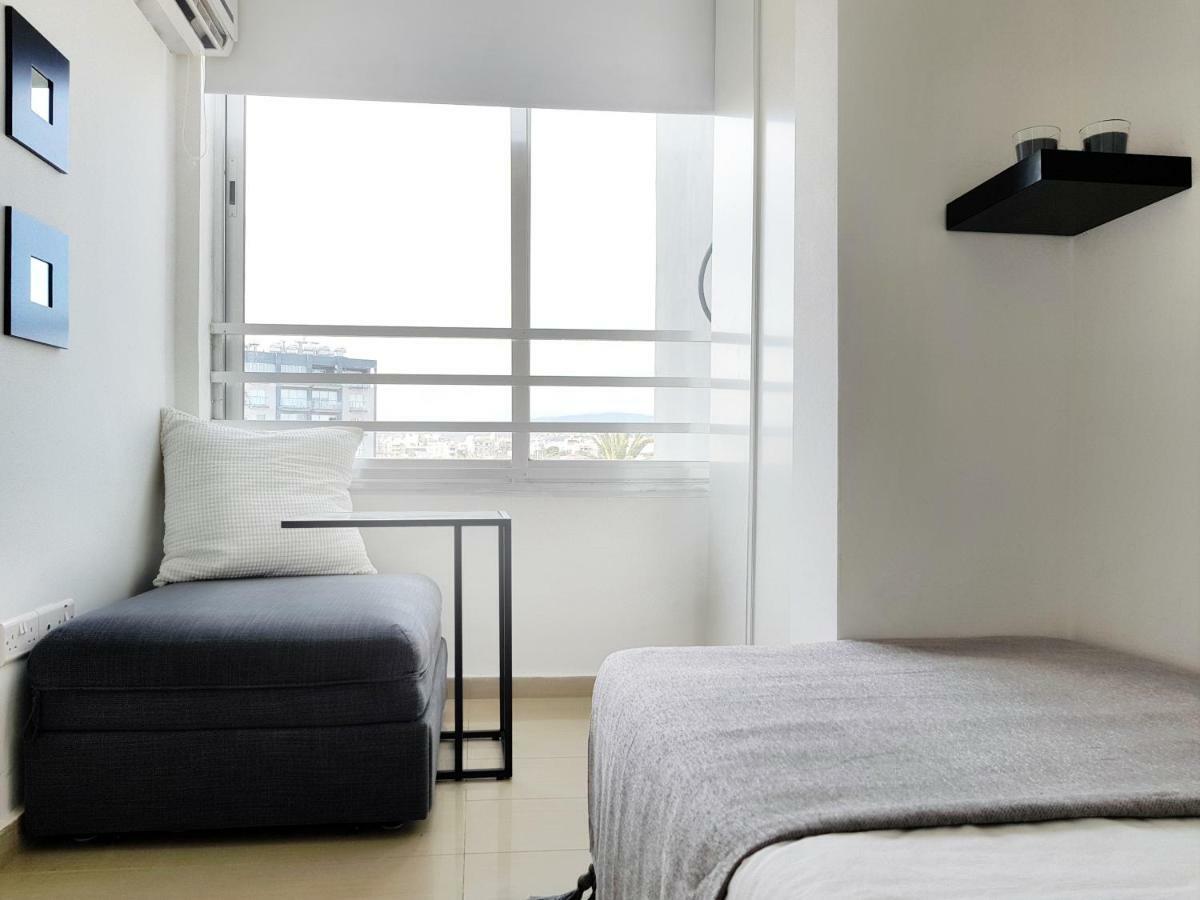 City Pearl - Modern 2 Bed Sea View Apt In City Centre Limassol Exterior photo